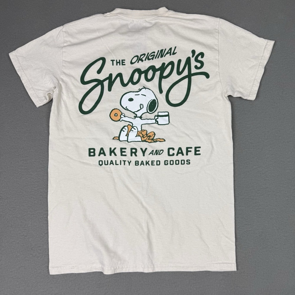 Peanuts Snoopy Bakery & Cafe Mens Small‎ Cream Green T shirt